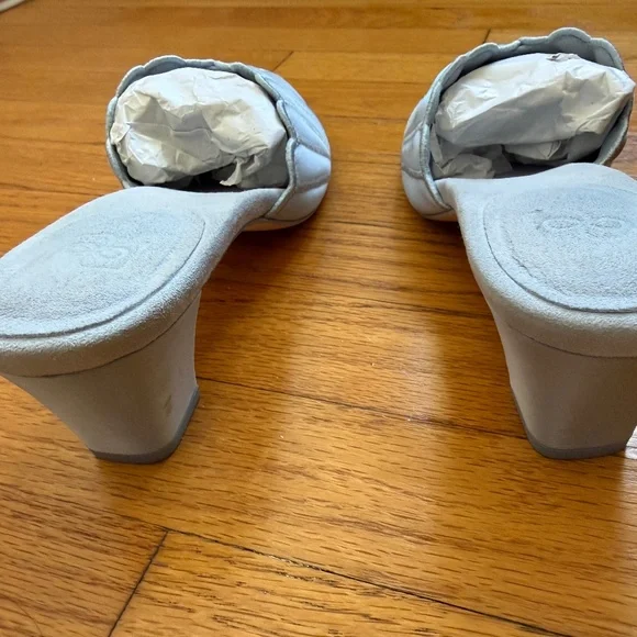 Reformation Waldena Mule Mist Satin Scallop Shell Size 9 LIKE NEW - Picture 6 of 10